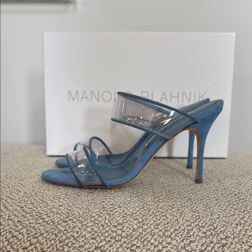 Manolo Blahnik Invymu 90 vinyl and suede sandal